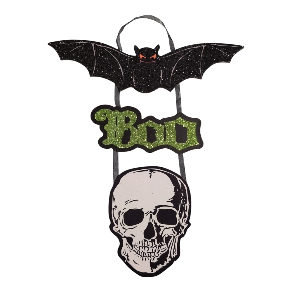 Halloween Bat and Skull Wall Hanging - Picture 1 of 2
